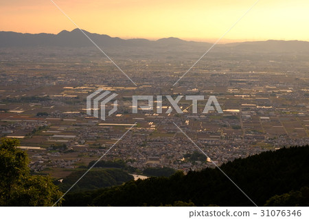 Evening view from Mount Ryuo (Tenri City, Nara Prefecture) 31076346