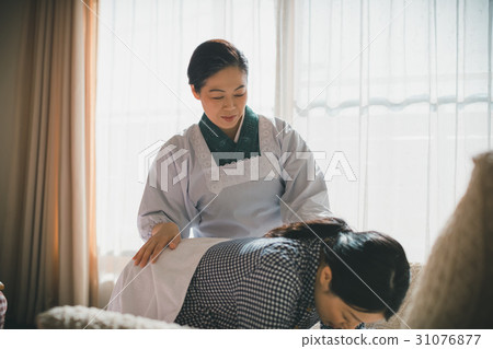 Childbearing, senior, 50 31076877