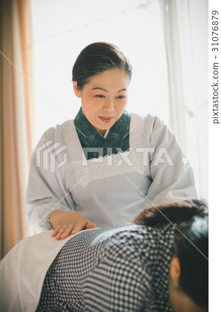 Childbearing, senior, 50 31076879