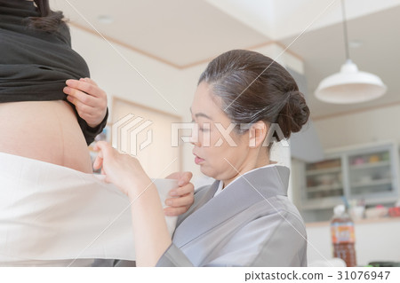 pregnant, pregnant woman, person 31076947