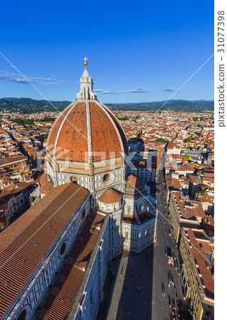 Duomo in Florence - Italy 31077398