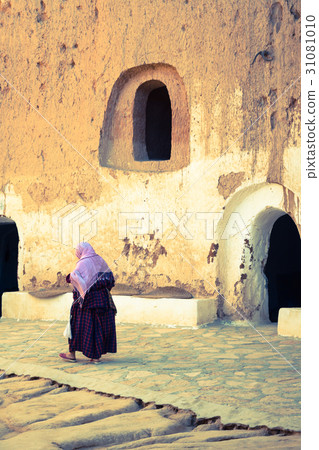 Cave house in matmata,Tunisia in the sahara desert Cave house in matmata,Tunisia in the sahara desert 31081010