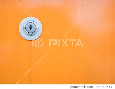 New metal keyhole. 31082635