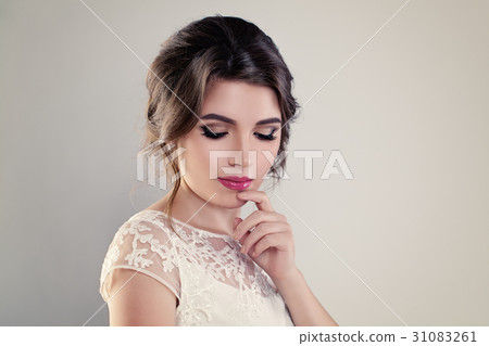 Young Woman Fiancee with Perfect Bridal Hairstyle 31083261