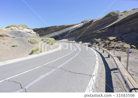 empty mountain road 31083506