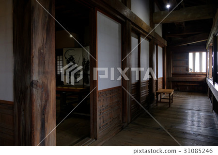 在城堡塔里面的Uwajima城堡 在城堡塔里面的Uwajima城堡 31085246