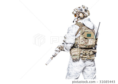 Special forces operator in winter camo clothes Special forces operator in winter camo clothes 31085443