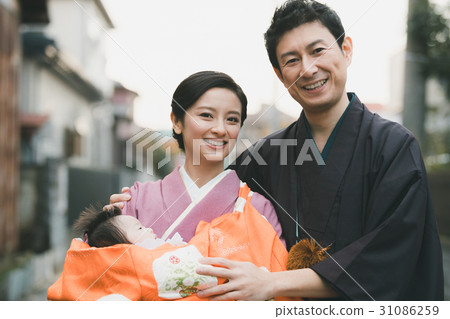 shrine visit, baby, infant 31086259