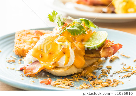 Egg benedict Egg benedict 31086910