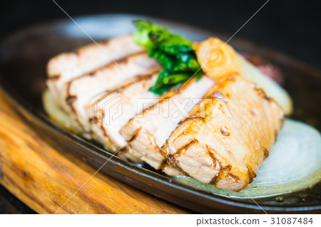 Tuna meat steak Tuna meat steak 31087484