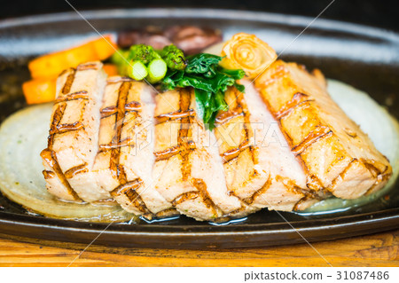 Tuna meat steak 31087486