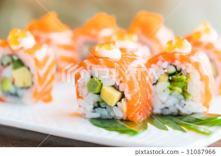 Sushi salmon roll Sushi salmon roll 31087966