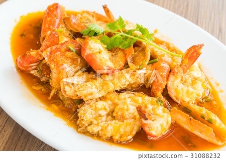 Fried prawn and shrimp with garlic Fried prawn and shrimp with garlic 31088232