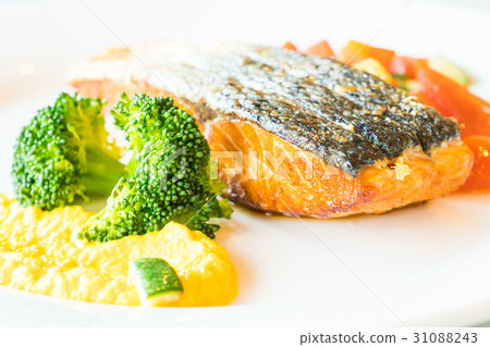 Salmon steak Salmon steak 31088243