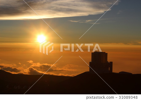 Sunset of Mauna Kea on Hawaii Island Sunset of Mauna Kea on Hawaii Island 31089348