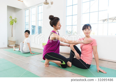 Yoga class image 31095486