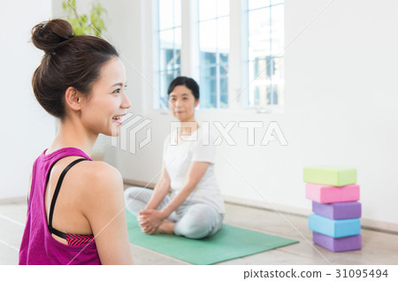 瑜伽課形象 31095494