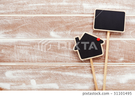 House sale sign on wood background House sale sign on wood background 31101495