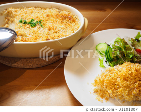 Scoop croquette that was separated 31101807