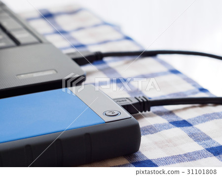 Laptop computer and portable hard disk 31101808