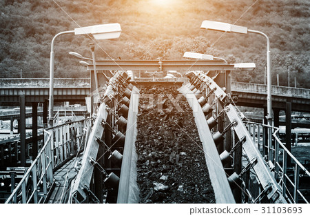 Coal conveyor system to the next step 31103693