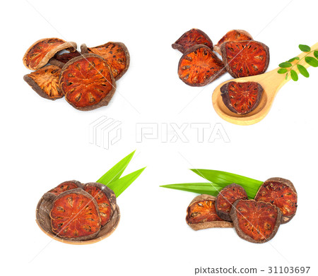 Dry Bael Fruit collection 31103697