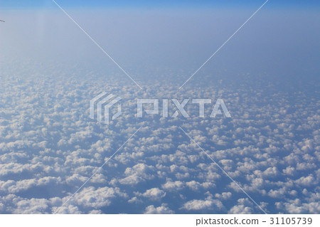 gorgeous white clouds in the blue sky gorgeous white clouds in the blue sky 31105739