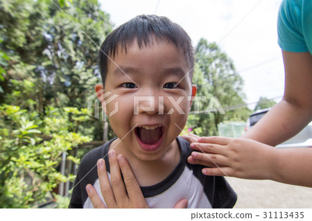 開心的小男孩 開心的小男孩 31113435