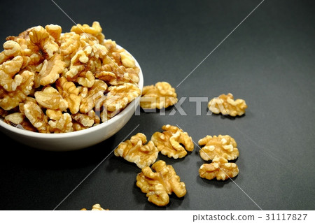 Walnut  31117827