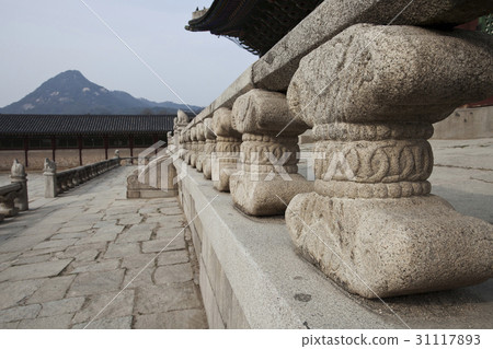 松樹，春柳，Gyeonghoeru（國寶224號），景福宮（歷史遺址No.111），首爾鐘路區 31117893