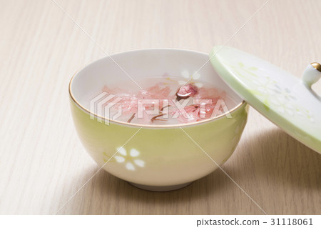 Cherry blossom tea 31118061