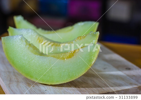 pieces of cantaloupe melon pieces of cantaloupe melon 31133899