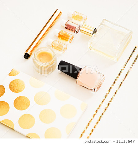 Woman's glamour make up products and accessories Woman's glamour make up products and accessories 31135647