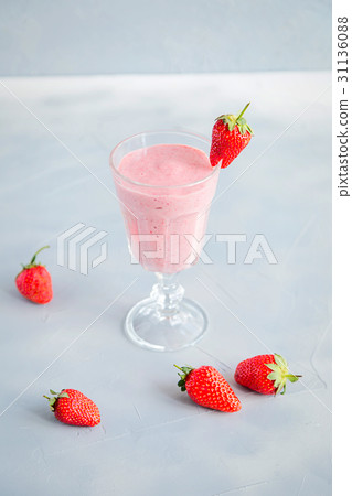 Strawberry and Banana Smoothie in a Glass Strawberry and Banana Smoothie in a Glass 31136088