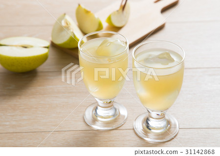Apple juice 31142868