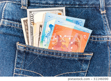 Different banknotes of Euro and american currency Different banknotes of Euro and american currency 31146090