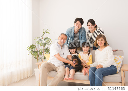 Three generations family pet portrait image 31147663