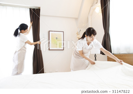 House keeper housework acting house cleaning cleaning cleaning housekeeper woman 31147822