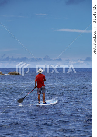 一個在小笠原海上有一個人的人 一個在小笠原海上有一個人的人 31148420