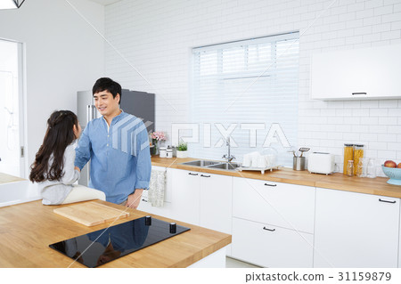 快樂的爸爸和女兒 31159879