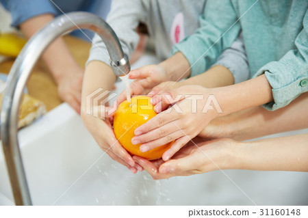 幸福的四個家庭 幸福的四個家庭 31160148