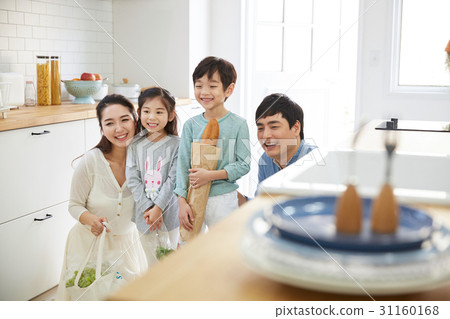 幸福的四個家庭 幸福的四個家庭 31160168
