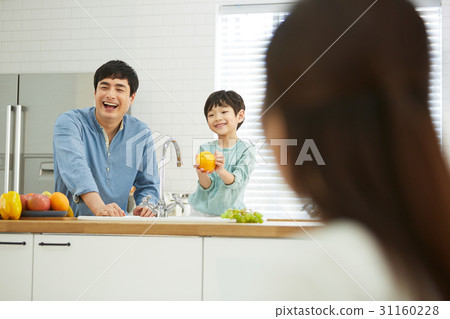A harmonious family A harmonious family 31160228