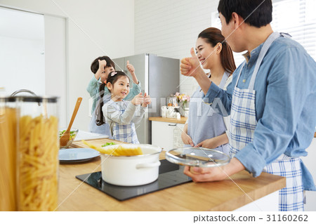 幸福的四個家庭 幸福的四個家庭 31160262