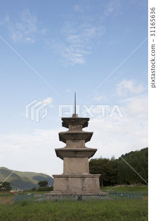 慶州是一座三層石塔（國寶No.112），慶州（慶州），慶州 31165636