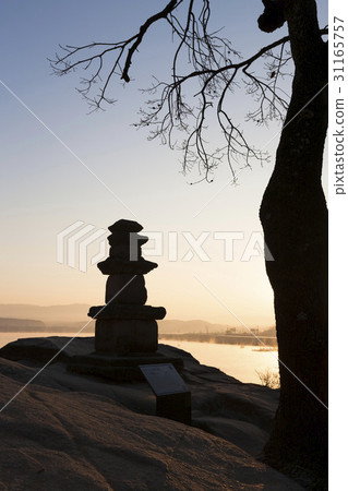 Yeoju Shinryuksa three-story pagoda, Sinleuksa, Bongmyungsan, Namhan river, Yeoju city, Gyeonggi-do 31165757