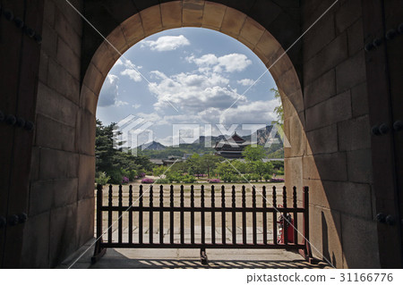 Gunchunmun, Gyeongbokgung, Jongno-gu, Seoul 31166776