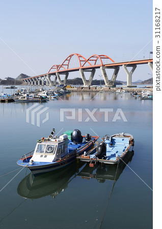 Fishing boat, Abe-dae Bridge, Mokpo-si, Jeonnam Fishing boat, Abe-dae Bridge, Mokpo-si, Jeonnam 31168217