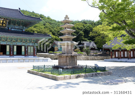 Yeongam Dohapsa Temple Five Storied Pagodas (Treasure No. 1433), Daeungbongjeon, Doabjasa, Wolchulsan, Yeongam, Jeonnam 31168431