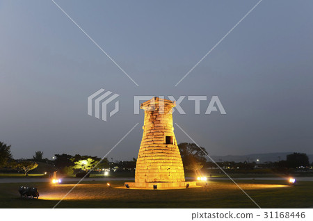 Cheomseongdae (National Treasure No.31), Gyeongju, Gyeongbuk 31168446